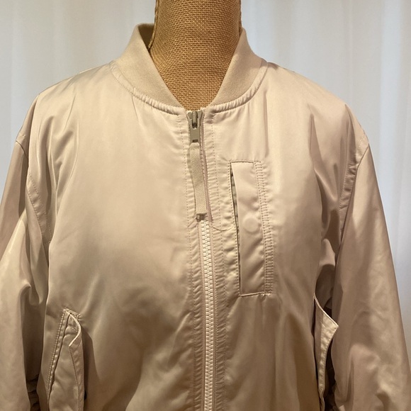 VINCE fabulous light beige bomber jacket with warm lining, size Large - Picture 4 of 16